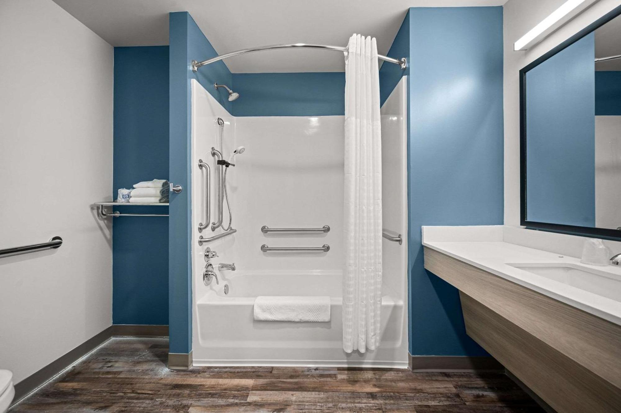Woodspring Suites Dearborn Detroit Dış mekan fotoğraf