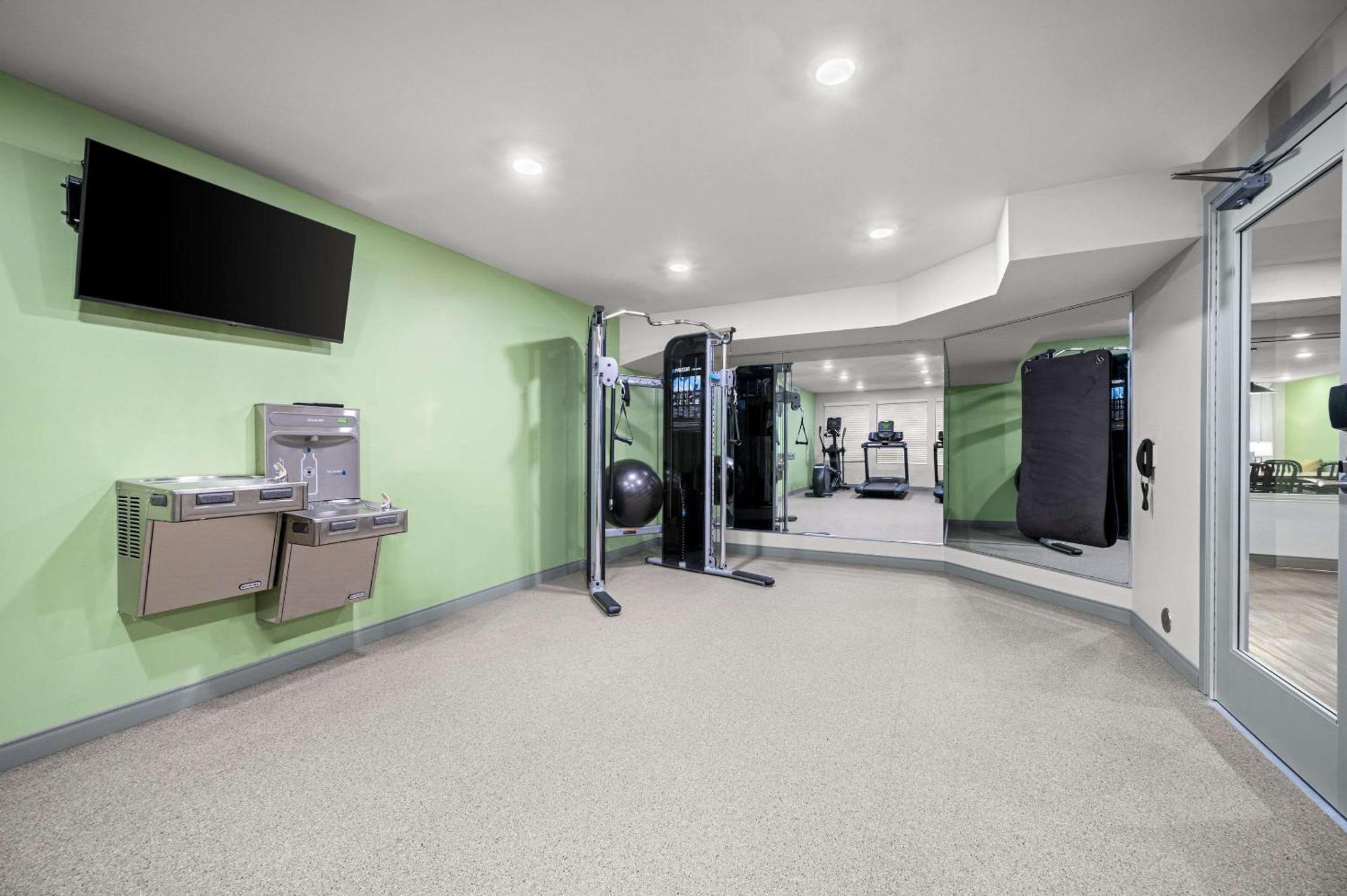 Woodspring Suites Dearborn Detroit Dış mekan fotoğraf