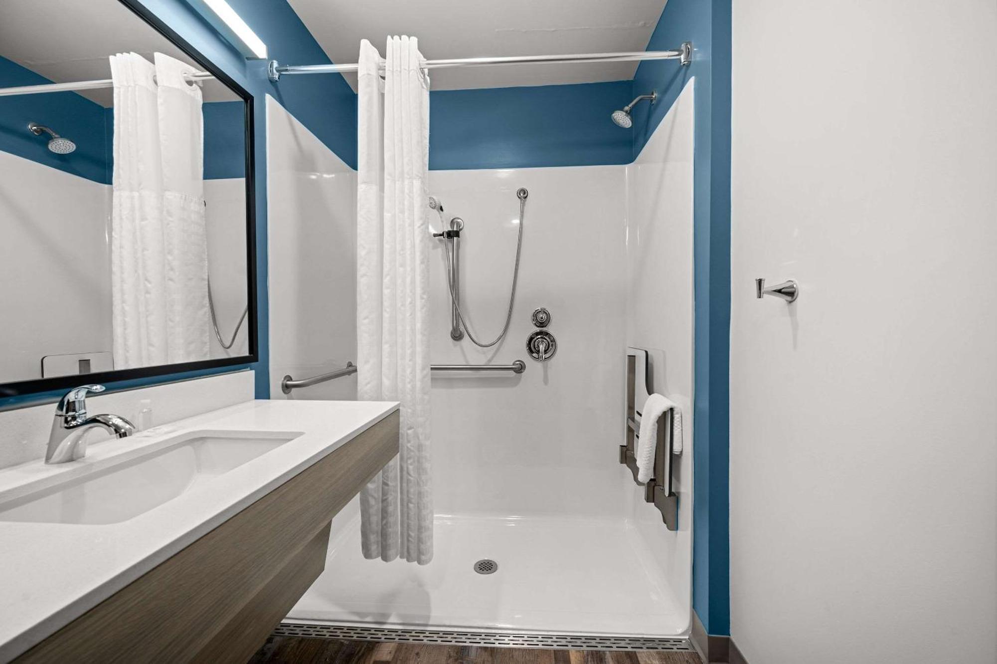 Woodspring Suites Dearborn Detroit Dış mekan fotoğraf