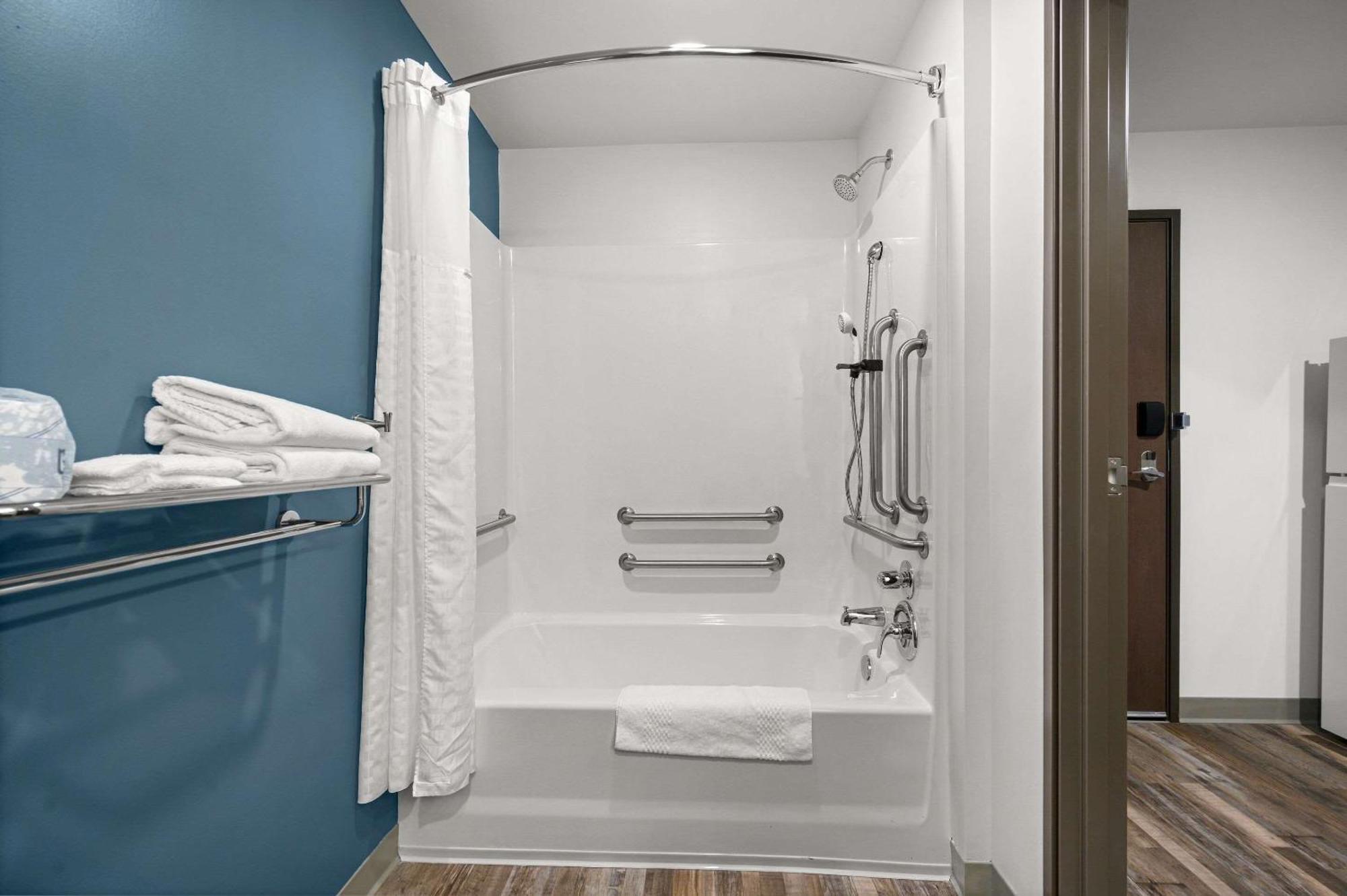 Woodspring Suites Dearborn Detroit Dış mekan fotoğraf